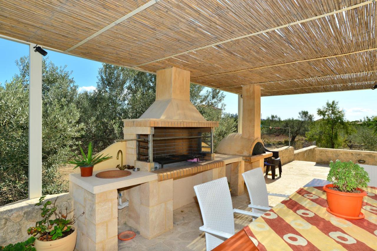 Villa Konstantinos 6 Bedrooms Aegina エクステリア 写真