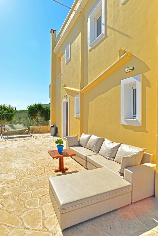 Villa Konstantinos 6 Bedrooms Aegina エクステリア 写真