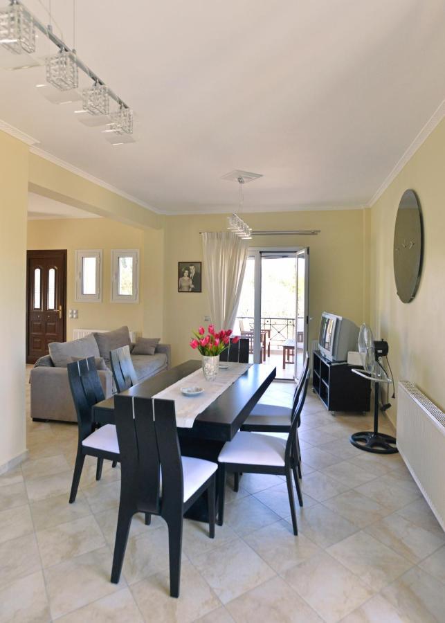 Villa Konstantinos 6 Bedrooms Aegina エクステリア 写真