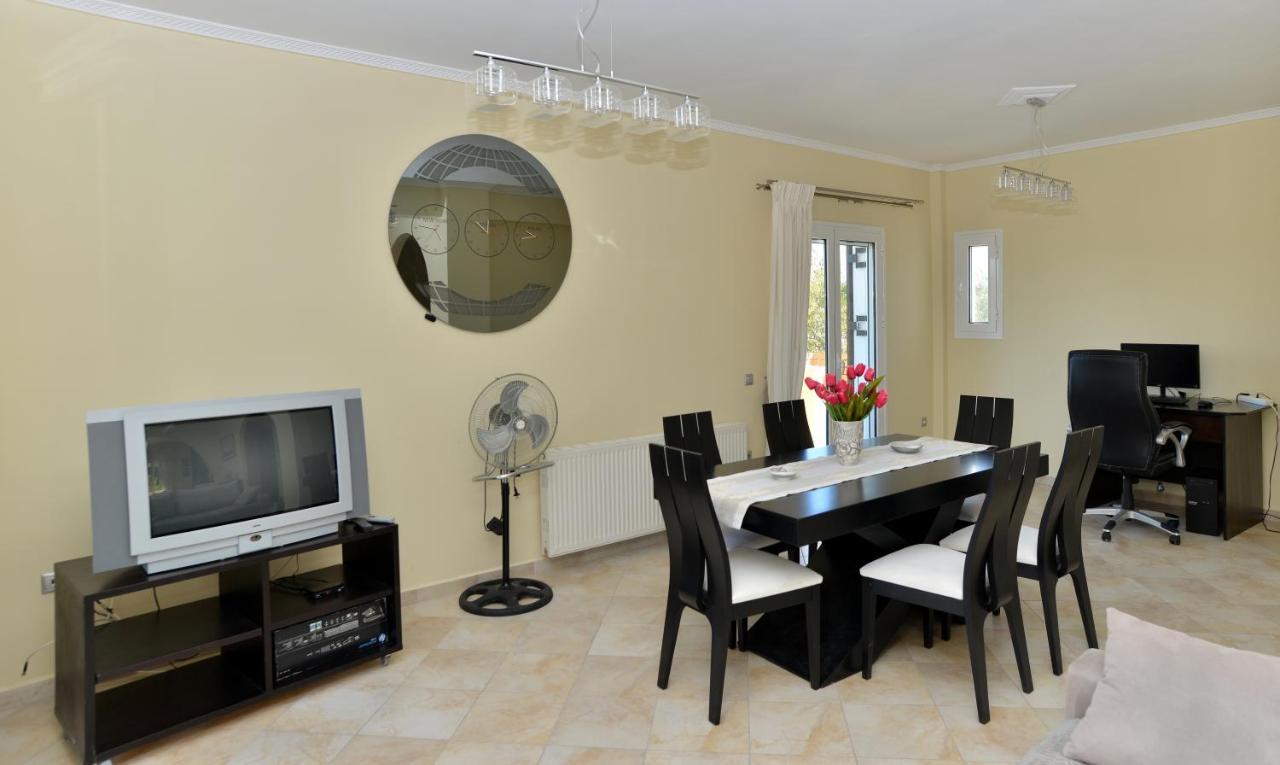 Villa Konstantinos 6 Bedrooms Aegina エクステリア 写真