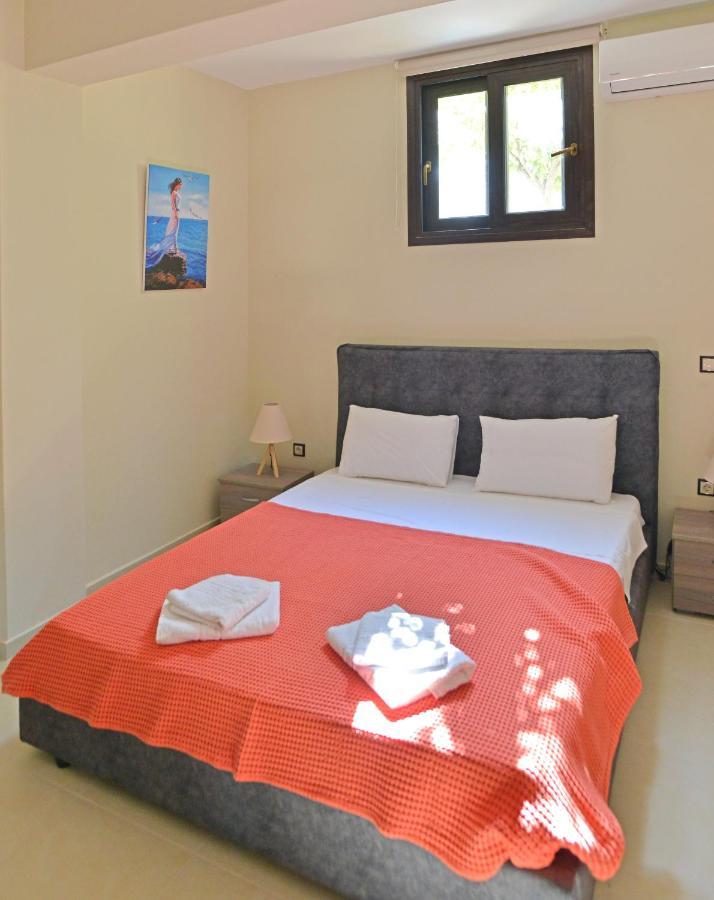 Villa Konstantinos 6 Bedrooms Aegina エクステリア 写真