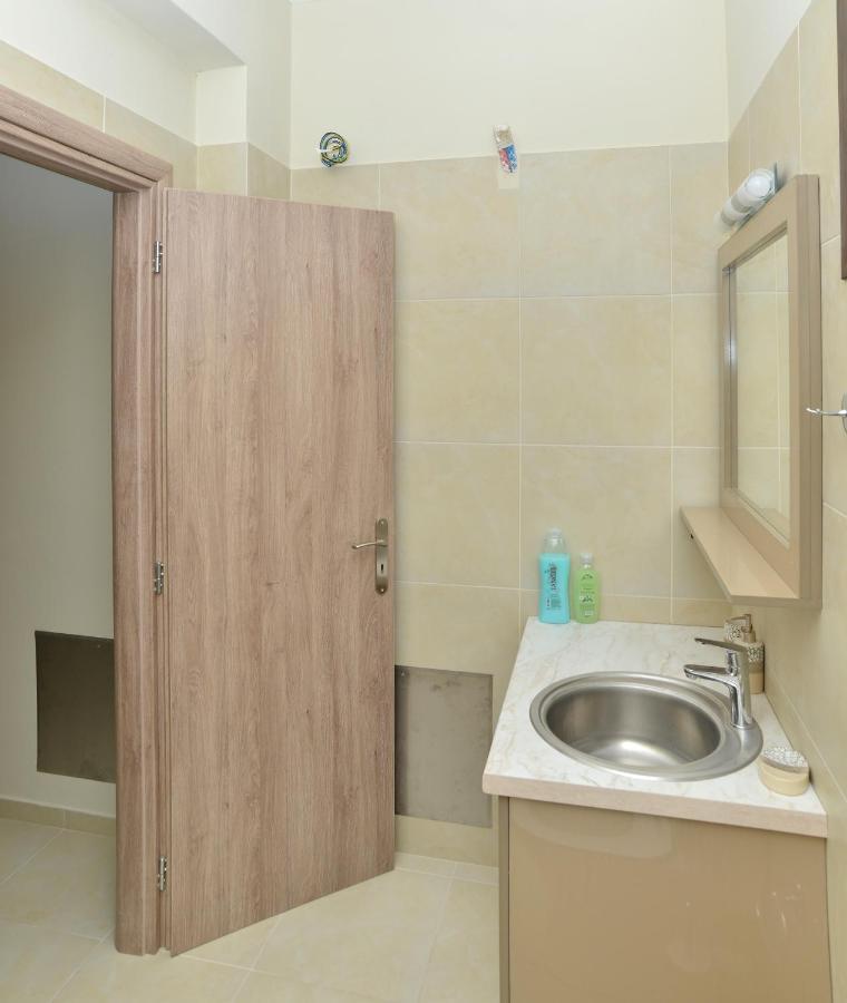Villa Konstantinos 6 Bedrooms Aegina エクステリア 写真