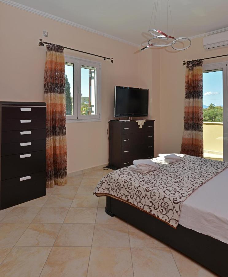 Villa Konstantinos 6 Bedrooms Aegina エクステリア 写真